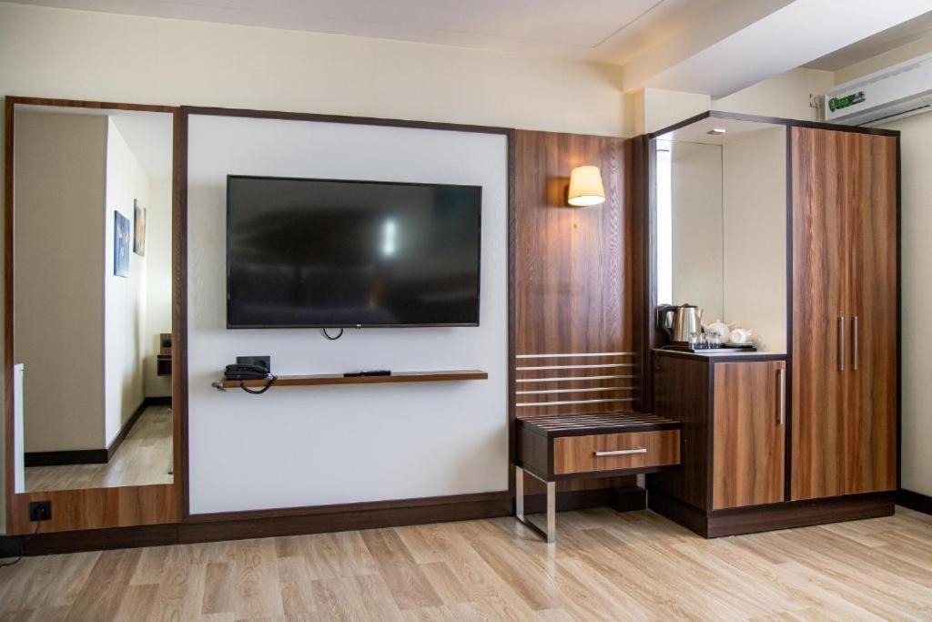 Avenue Park Hotel Yusufkhona Dış mekan fotoğraf