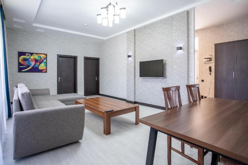 Avenue Park Hotel Yusufkhona Dış mekan fotoğraf