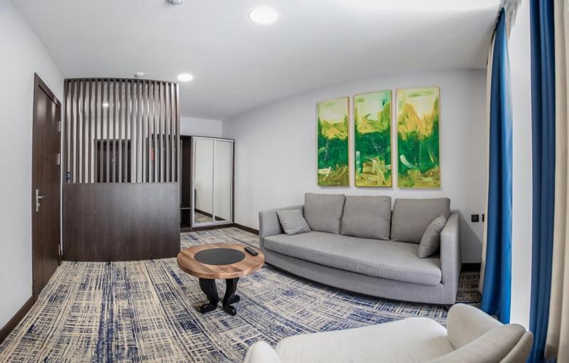 Avenue Park Hotel Yusufkhona Dış mekan fotoğraf