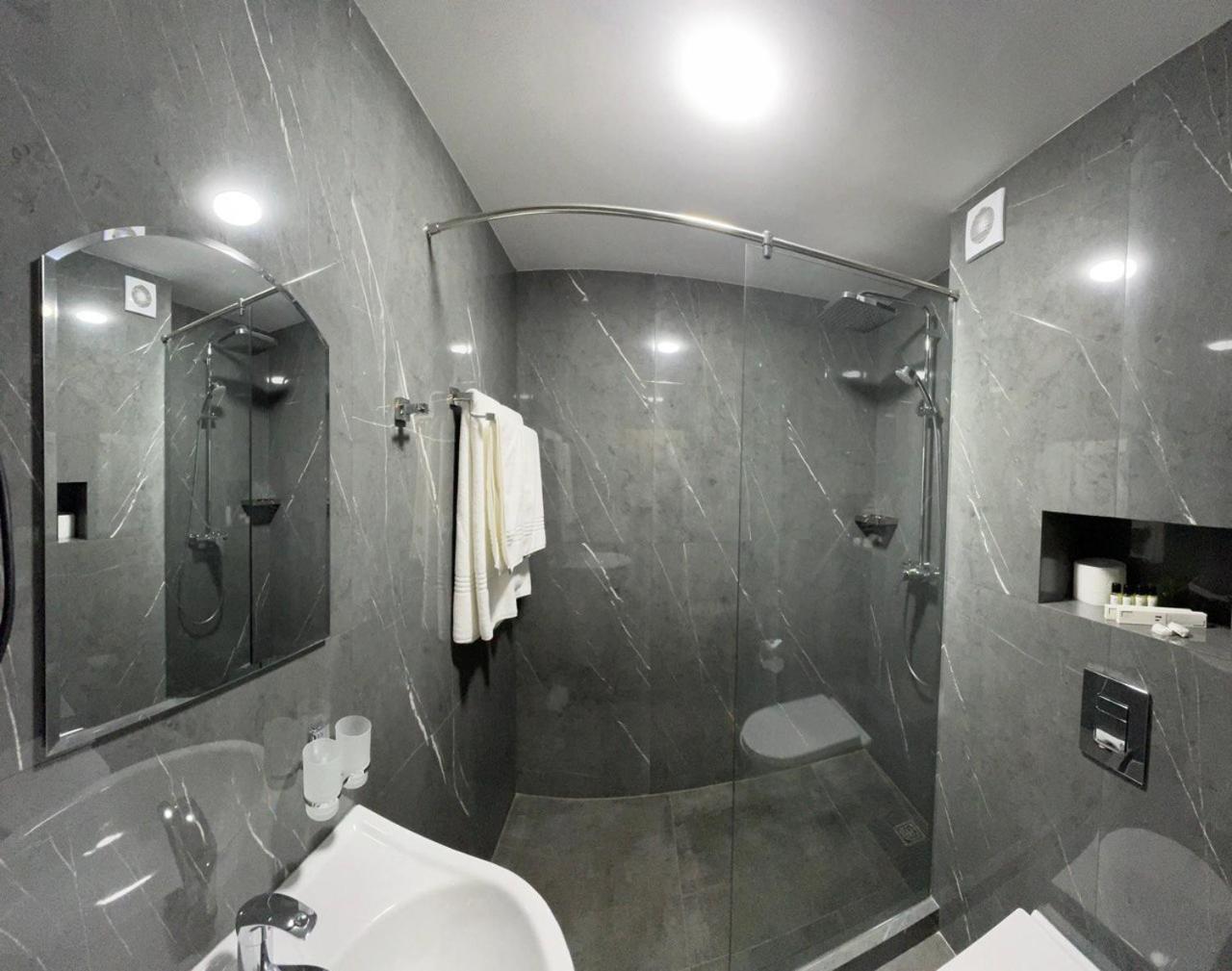 Avenue Park Hotel Yusufkhona Dış mekan fotoğraf